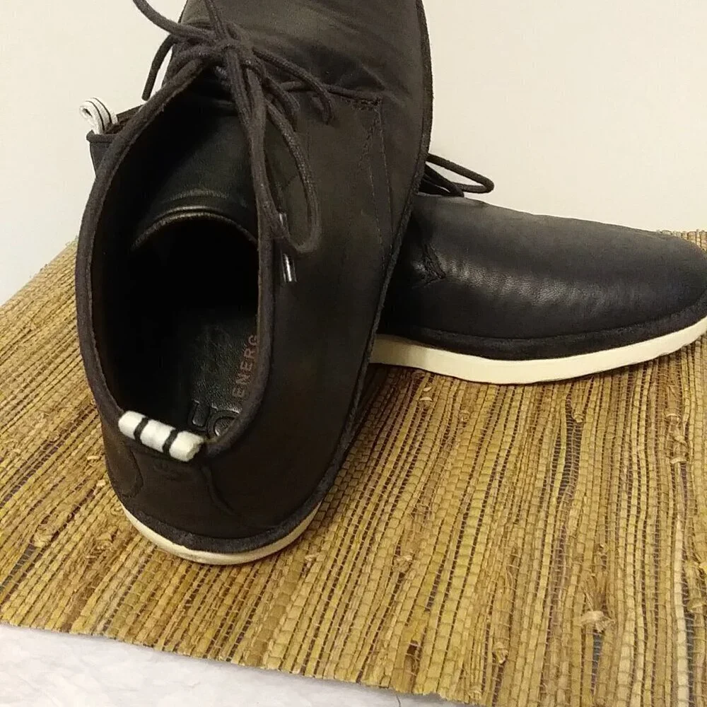 UGG Freamon Capra Chukka Boots Men’s 8.5 Black Leather Casual Comfort